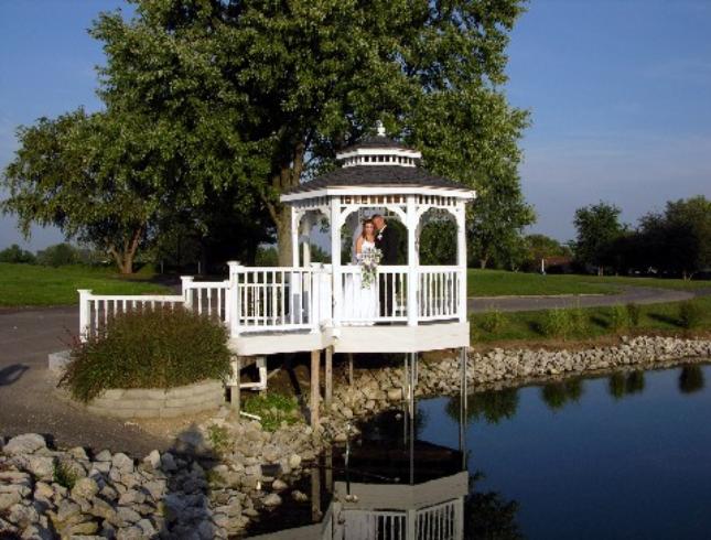 Gazebo at pond at Valle Vista BanquetHall Photo from American Wedding Photography All rights reserved